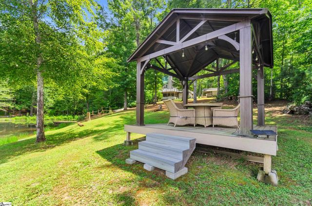 409 The Bear Boulevard, Tamassee, SC 28686