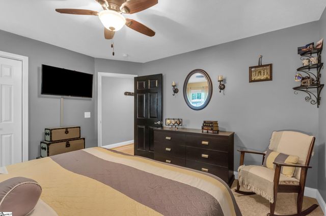 409 The Bear Boulevard, Tamassee, SC 28686