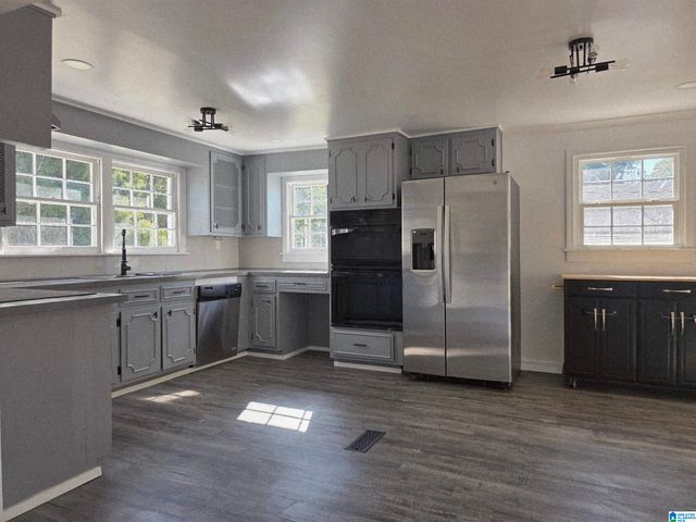 2729 PARKLAWN AVENUE SW, Birmingham, AL 35211