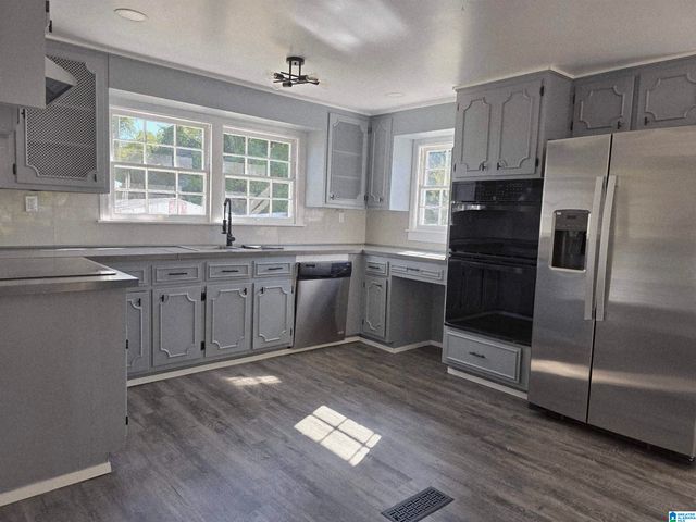 2729 PARKLAWN AVENUE SW, Birmingham, AL 35211