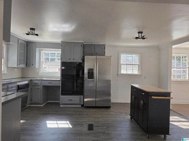 2729 PARKLAWN AVENUE SW, Birmingham, AL 35211