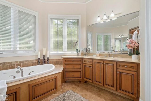 1326 Lochshire Drive, Burlington, NC 27215