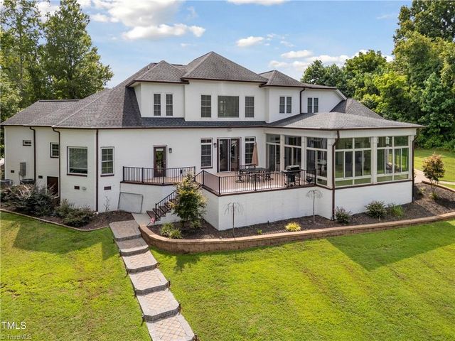 1326 Lochshire Drive, Burlington, NC 27215