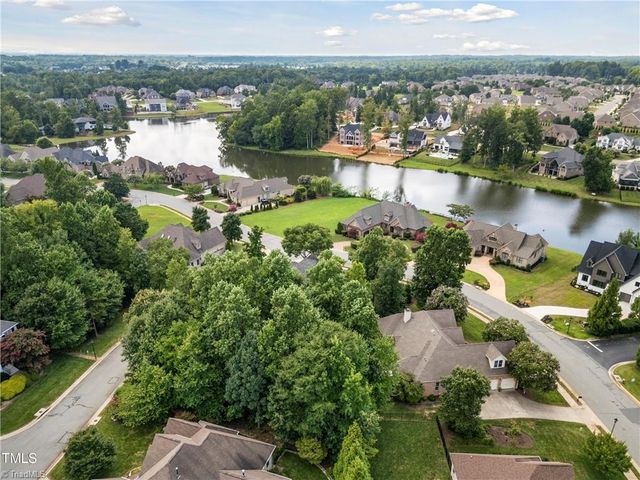 1326 Lochshire Drive, Burlington, NC 27215