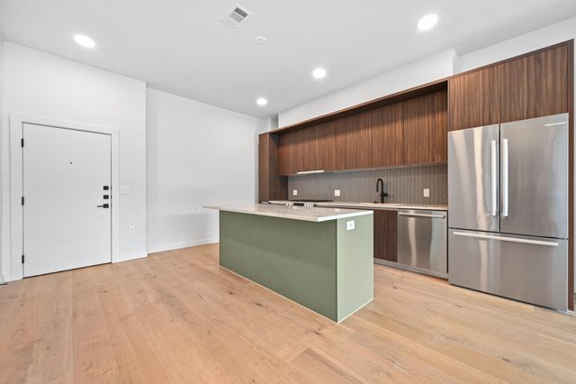 2209 S 1st ST 121, Austin, TX 78704