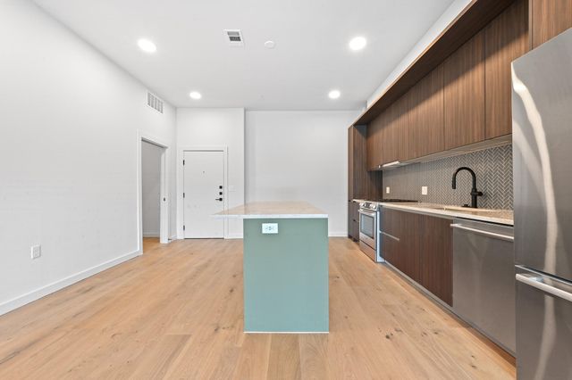 2209 S 1st ST 121, Austin, TX 78704