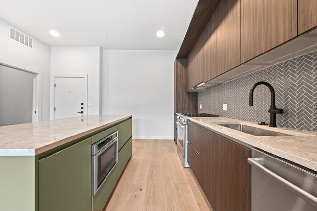 2209 S 1st ST 121, Austin, TX 78704