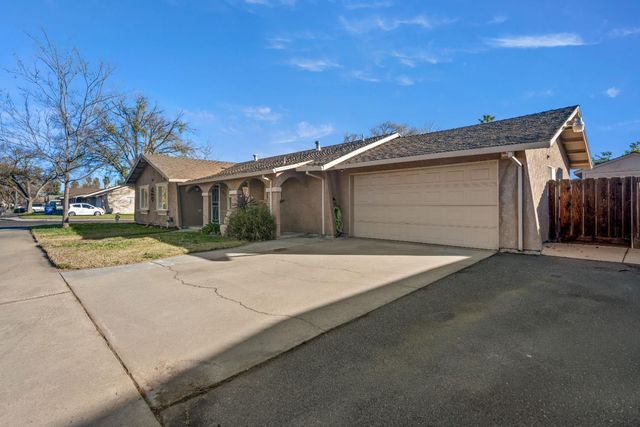 120 Eula Dr, Modesto, CA 95354