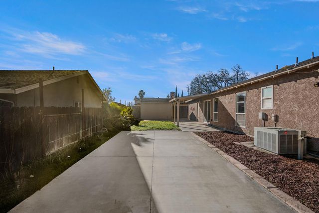 120 Eula Dr, Modesto, CA 95354