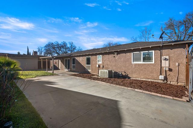 120 Eula Dr, Modesto, CA 95354