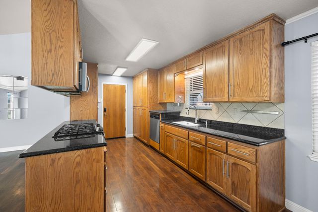 120 Eula Dr, Modesto, CA 95354