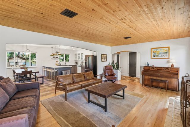 4001 Alta Mesa Drive, Redding, CA 96002