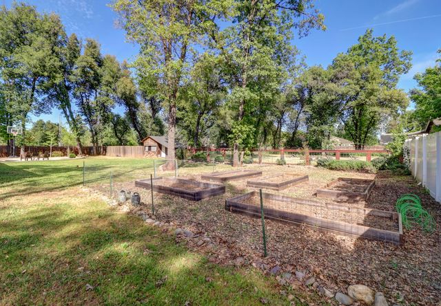 4001 Alta Mesa Drive, Redding, CA 96002