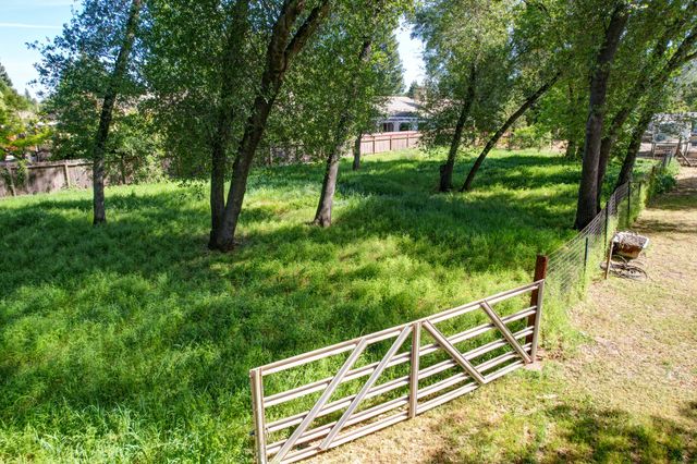 4001 Alta Mesa Drive, Redding, CA 96002