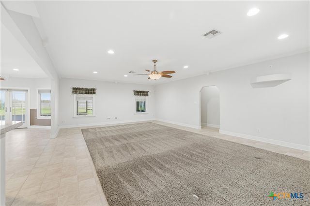 1118 E Maxwell Ditch Road, Port Lavaca, TX 77979