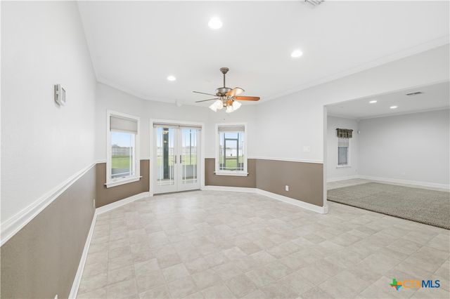 1118 E Maxwell Ditch Road, Port Lavaca, TX 77979