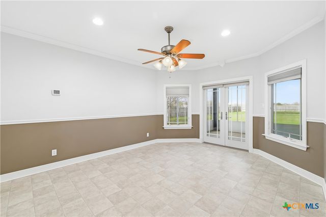 1118 E Maxwell Ditch Road, Port Lavaca, TX 77979