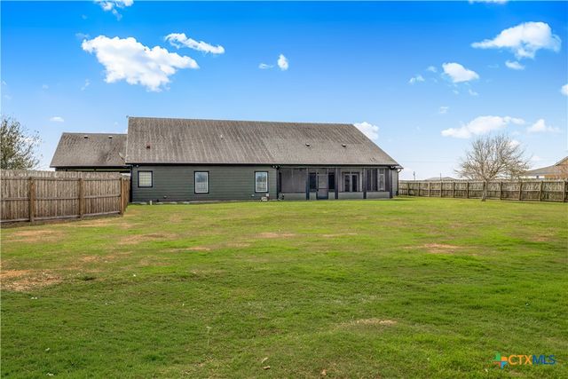 1118 E Maxwell Ditch Road, Port Lavaca, TX 77979