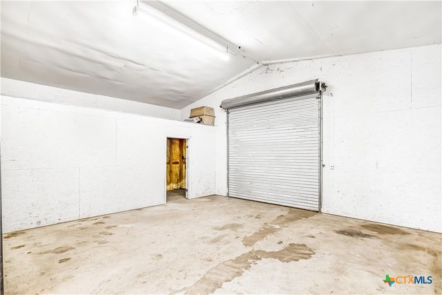 1118 E Maxwell Ditch Road, Port Lavaca, TX 77979