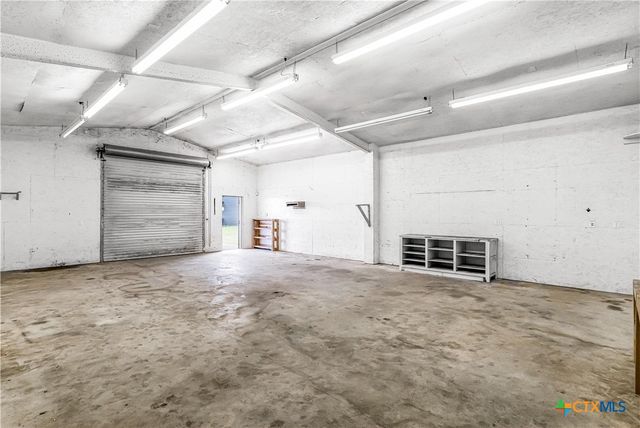 1118 E Maxwell Ditch Road, Port Lavaca, TX 77979