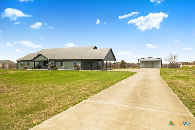 1118 E Maxwell Ditch Road, Port Lavaca, TX 77979