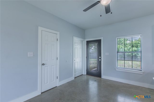 107 S LEXINGTON Street, Holland, TX 76534