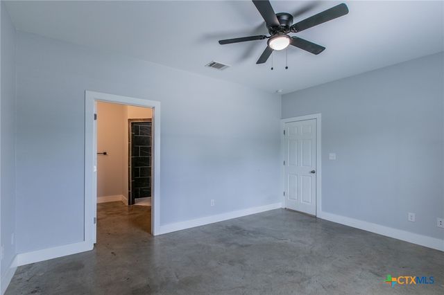 107 S LEXINGTON Street, Holland, TX 76534