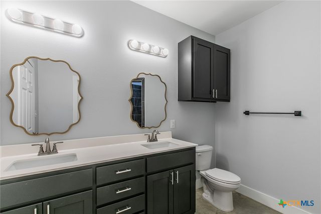 107 S LEXINGTON Street, Holland, TX 76534