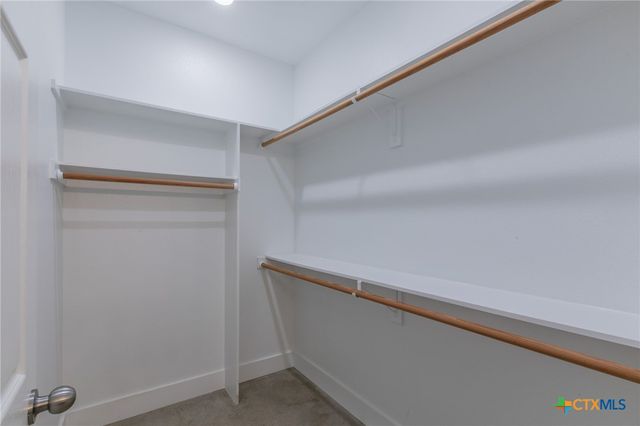 107 S LEXINGTON Street, Holland, TX 76534