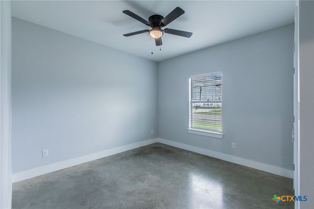 107 S LEXINGTON Street, Holland, TX 76534