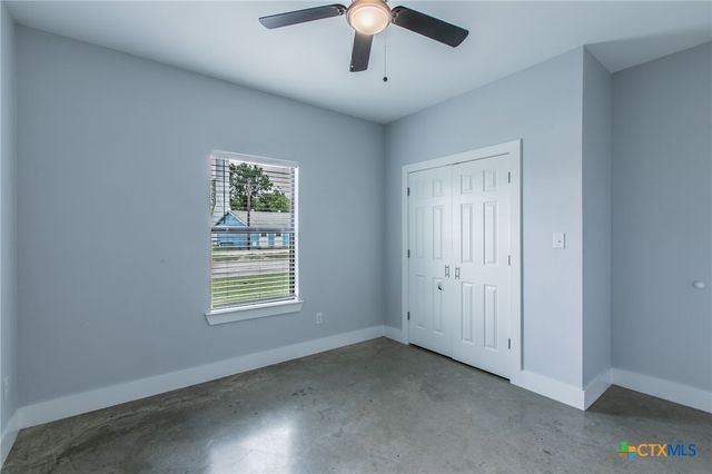 107 S LEXINGTON Street, Holland, TX 76534
