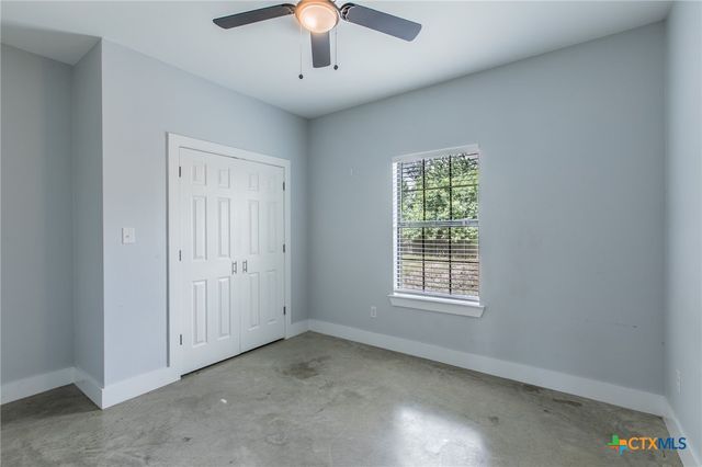 107 S LEXINGTON Street, Holland, TX 76534