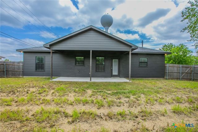 107 S LEXINGTON Street, Holland, TX 76534
