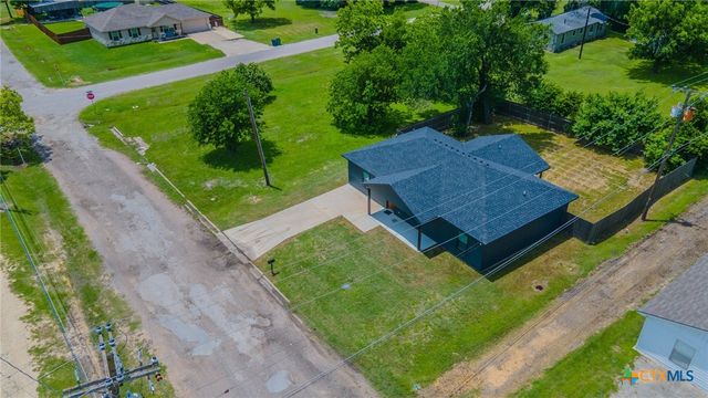 107 S LEXINGTON Street, Holland, TX 76534