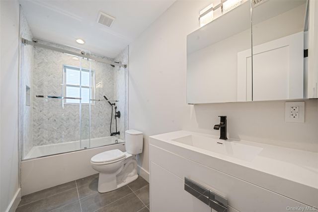 237 Mott Street, Oceanside, NY 11572