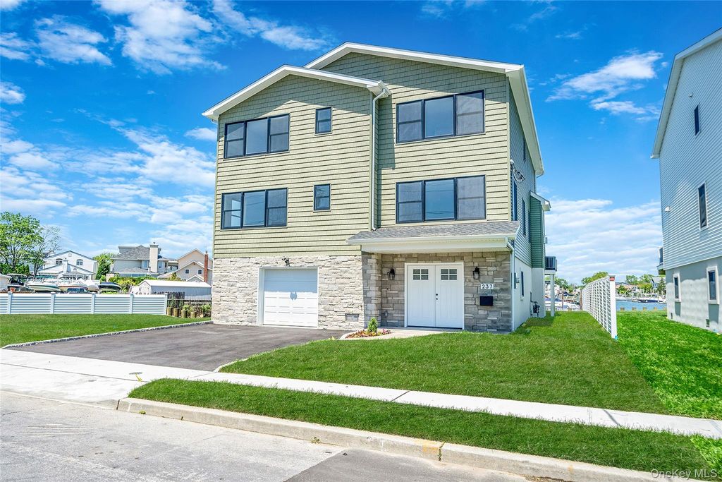 237 Mott Street, Oceanside, NY 11572