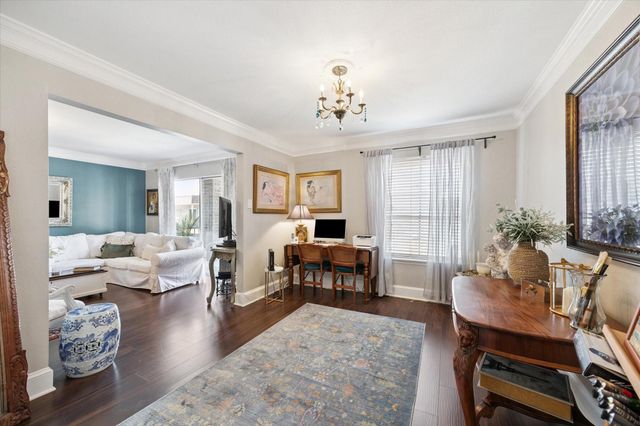 7555 Katy Fwy Freeway 138, Houston, TX 77024