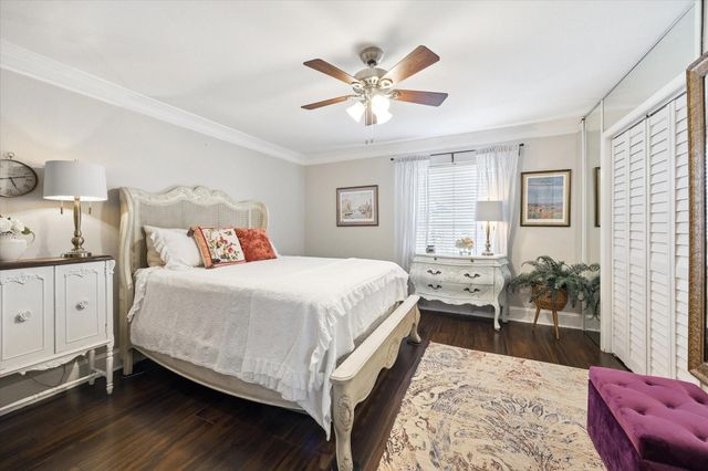 7555 Katy Fwy Freeway 138, Houston, TX 77024