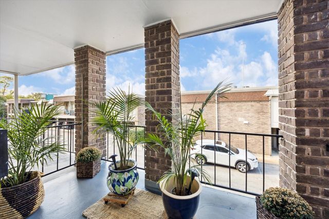 7555 Katy Fwy Freeway 138, Houston, TX 77024