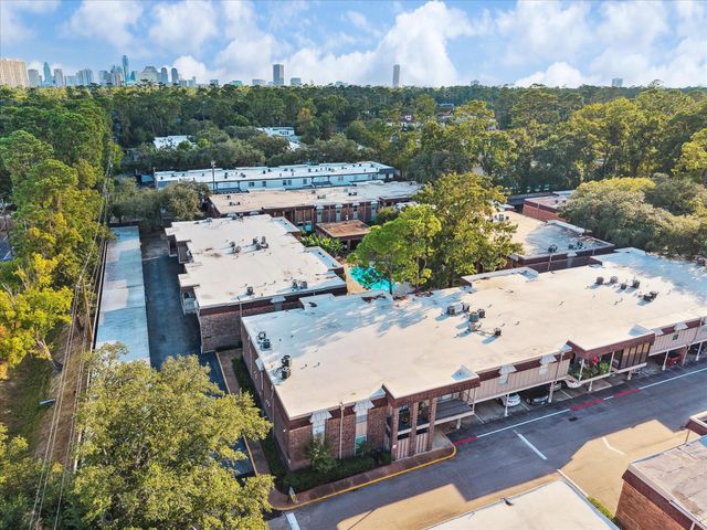 7555 Katy Fwy Freeway 138, Houston, TX 77024