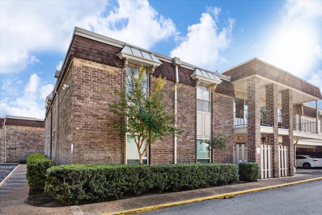 7555 Katy Fwy Freeway 138, Houston, TX 77024