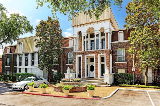 7555 Katy Fwy Freeway 138, Houston, TX 77024