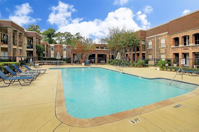 7555 Katy Fwy Freeway 138, Houston, TX 77024