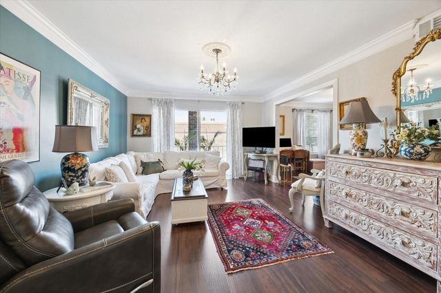 7555 Katy Fwy Freeway 138, Houston, TX 77024