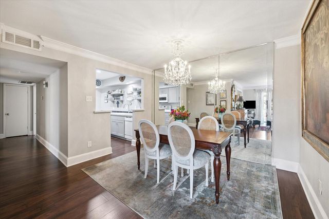 7555 Katy Fwy Freeway 138, Houston, TX 77024