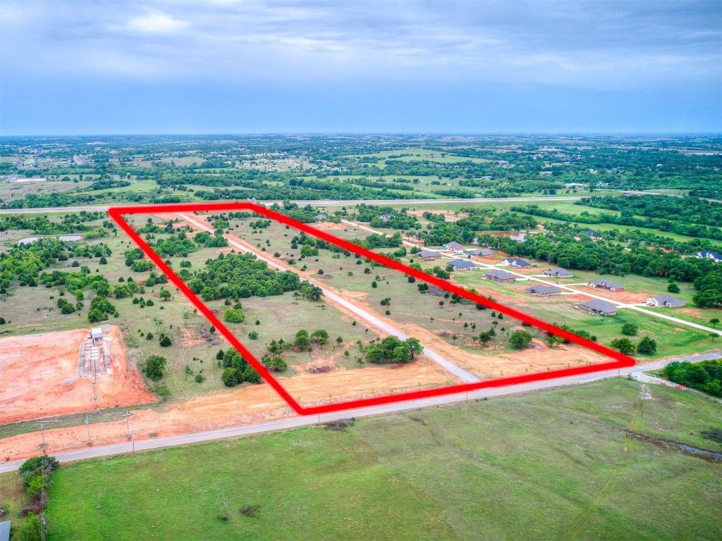 1225 Twin Oaks Dr, Blanchard, OK 73010