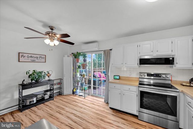 38 PICKFORD DR, Lancaster, PA 17603