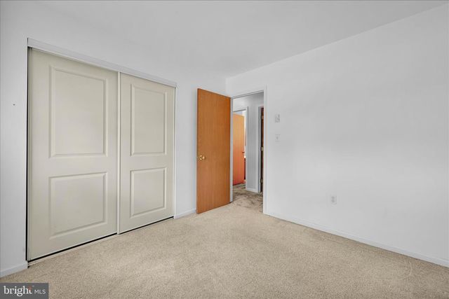 38 PICKFORD DR, Lancaster, PA 17603