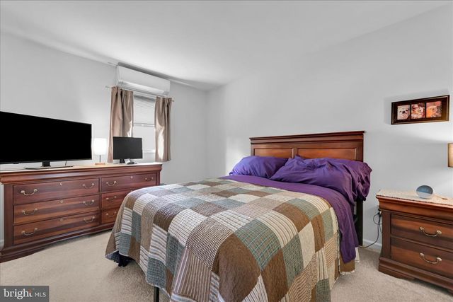 38 PICKFORD DR, Lancaster, PA 17603