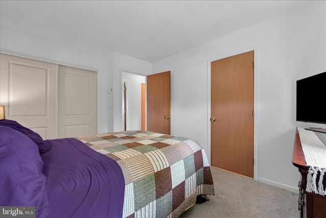 38 PICKFORD DR, Lancaster, PA 17603